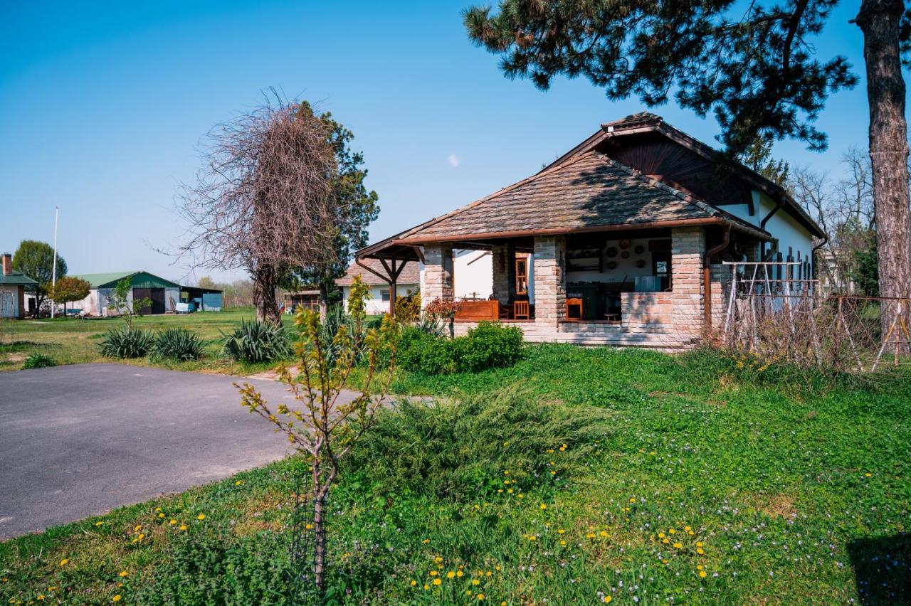 Sun City Vizisport Paradicsom Hódmezővásárhely Exterior foto