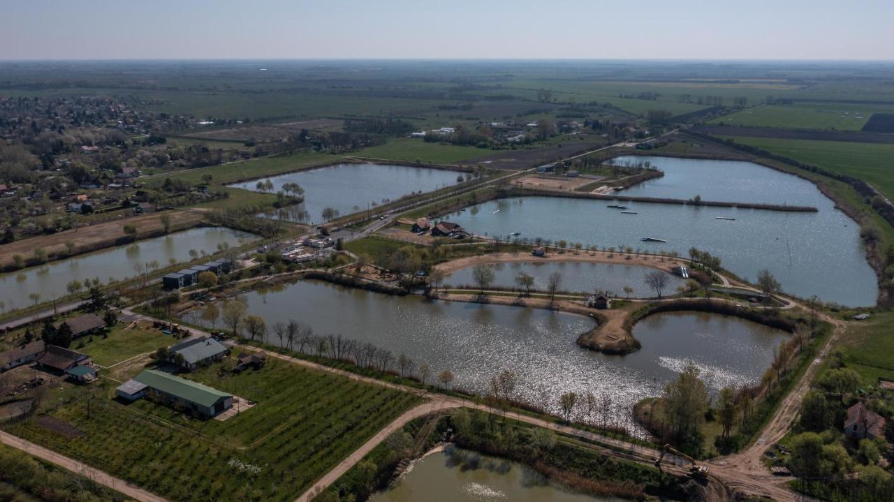 Sun City Vizisport Paradicsom Hódmezővásárhely Exterior foto